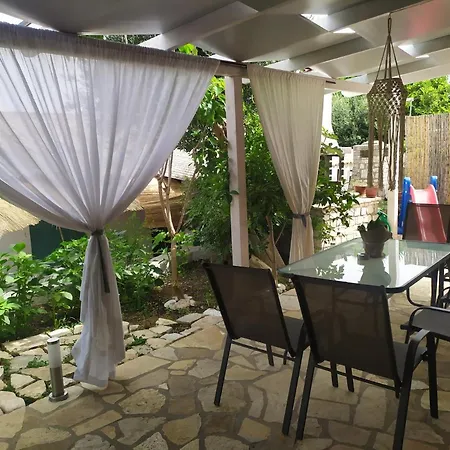 Nyaraló Hara Luxury House *